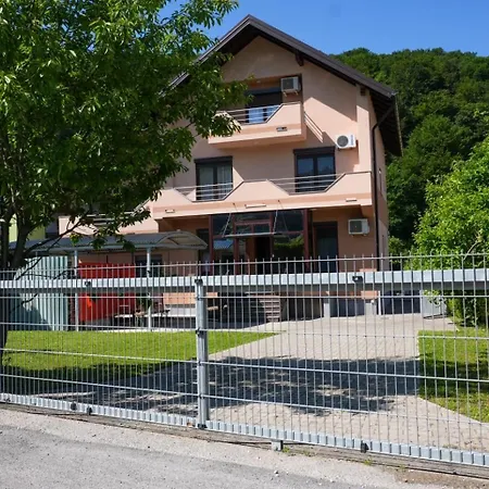 Plavno Homestay *